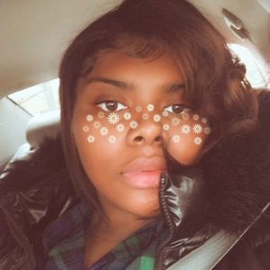 Meet your Posher, Ronae